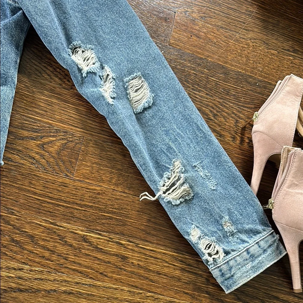 Distressed Cropped Denim Jacket - Picture 4 of 6